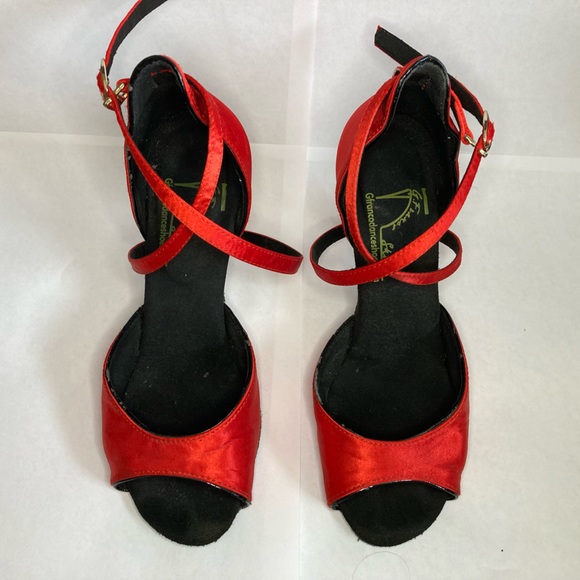 *SOLD ELSEWHERE* Red satin GFranco Latin dance shoes - Picture 4 of 10